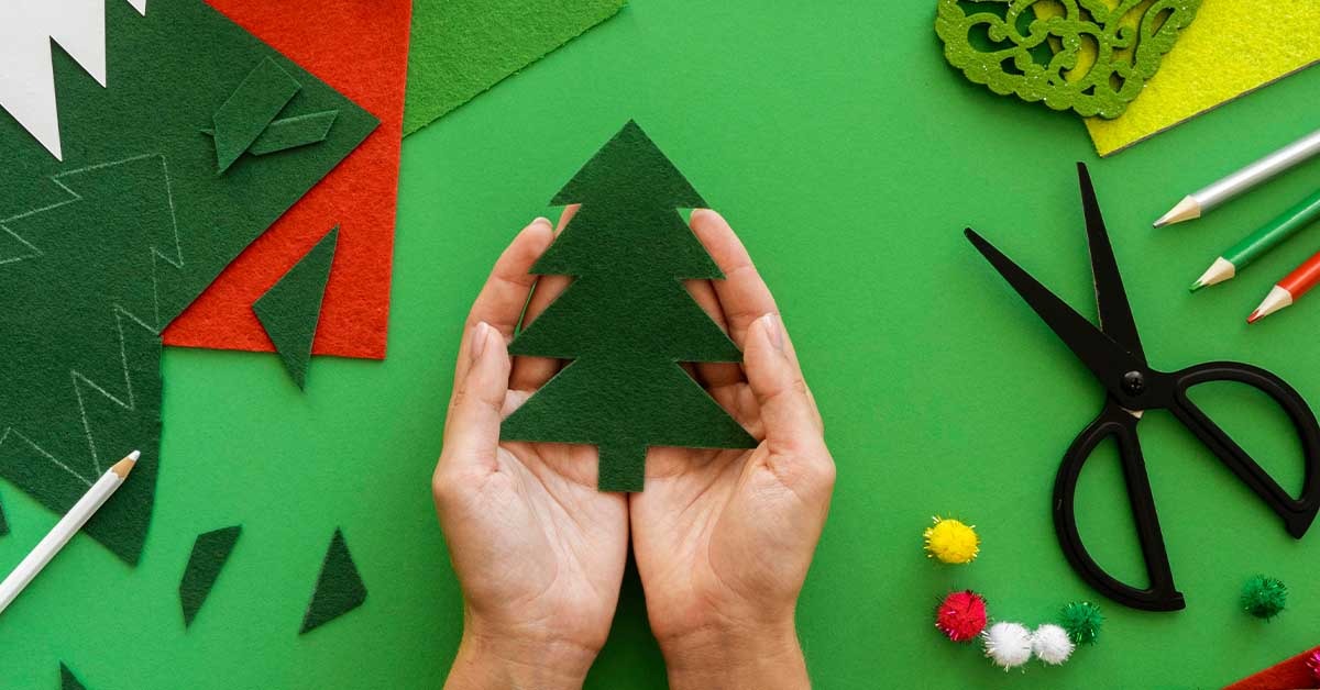 Veja 6 ideias charmosas para decorar uma árvore de Natal pequena