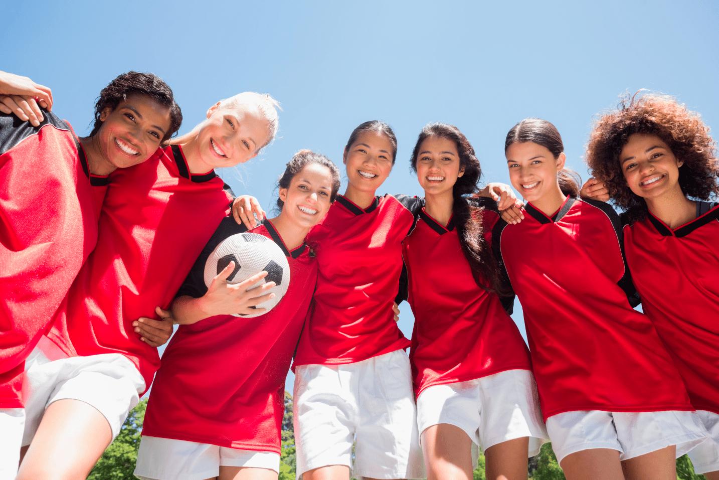 Para mulheres e meninas, o futebol é muito mais que um jogo - Ideação