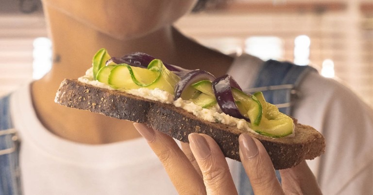 Entenda o que é bom comer no café da manhã