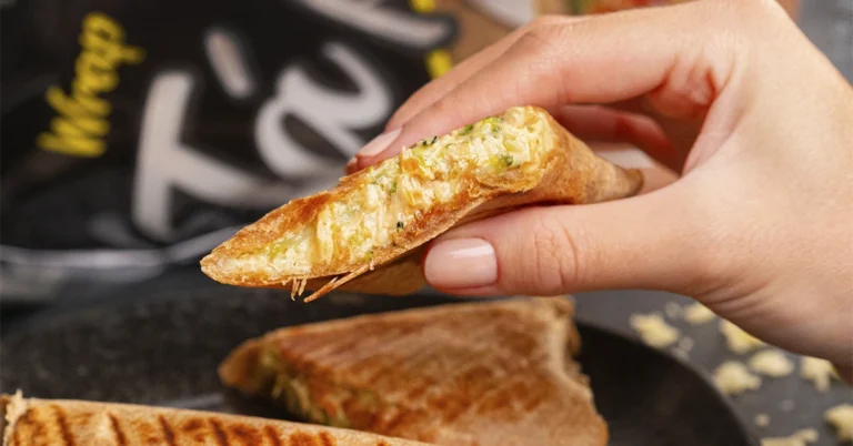 Wrap Proteico de Frango, Brócolis e Queijo