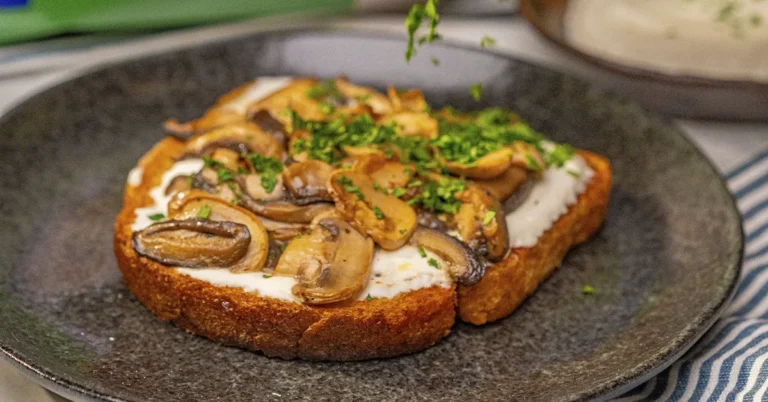Bruschetta Integral de Cogumelos e Ricota