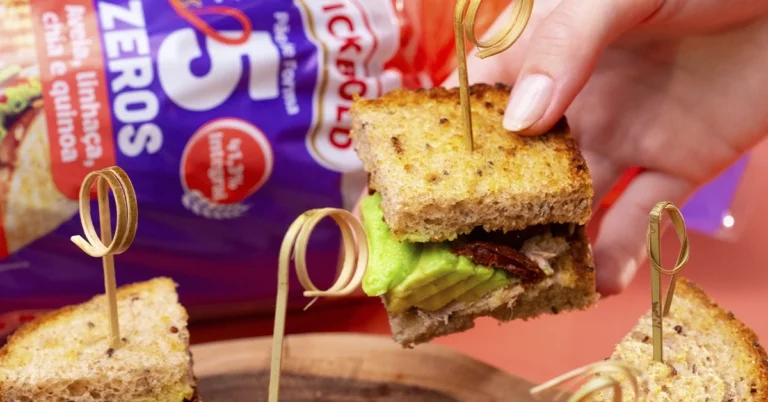 Mini Sanduíche de Atum, Abacate e Tomate Seco