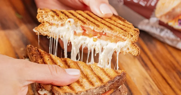 Tostex de Queijo e Tomate
