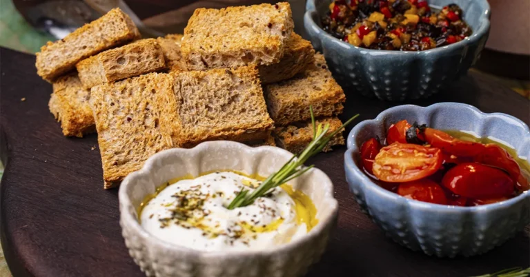 Tábua de Antepastos com Torradinhas