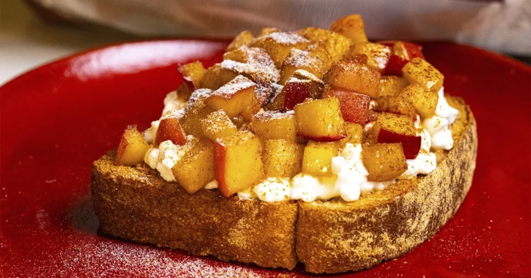 Toast Proteico de Cottage com Maçã na Airfryer