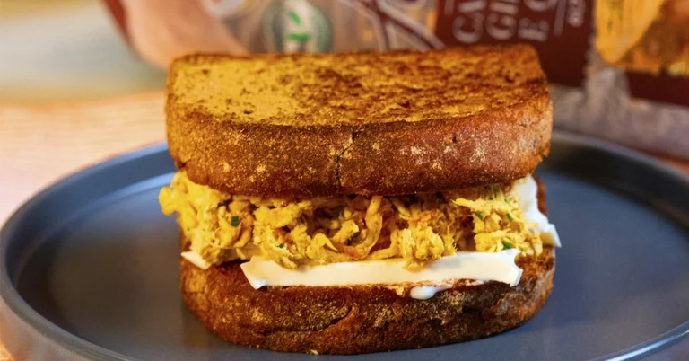 Sanduíche de Frango e Queijo Branco